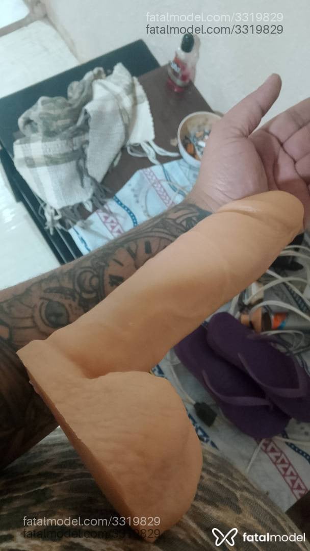 Acompanhante mulher trans loira (o) de olhos pretos - Julia