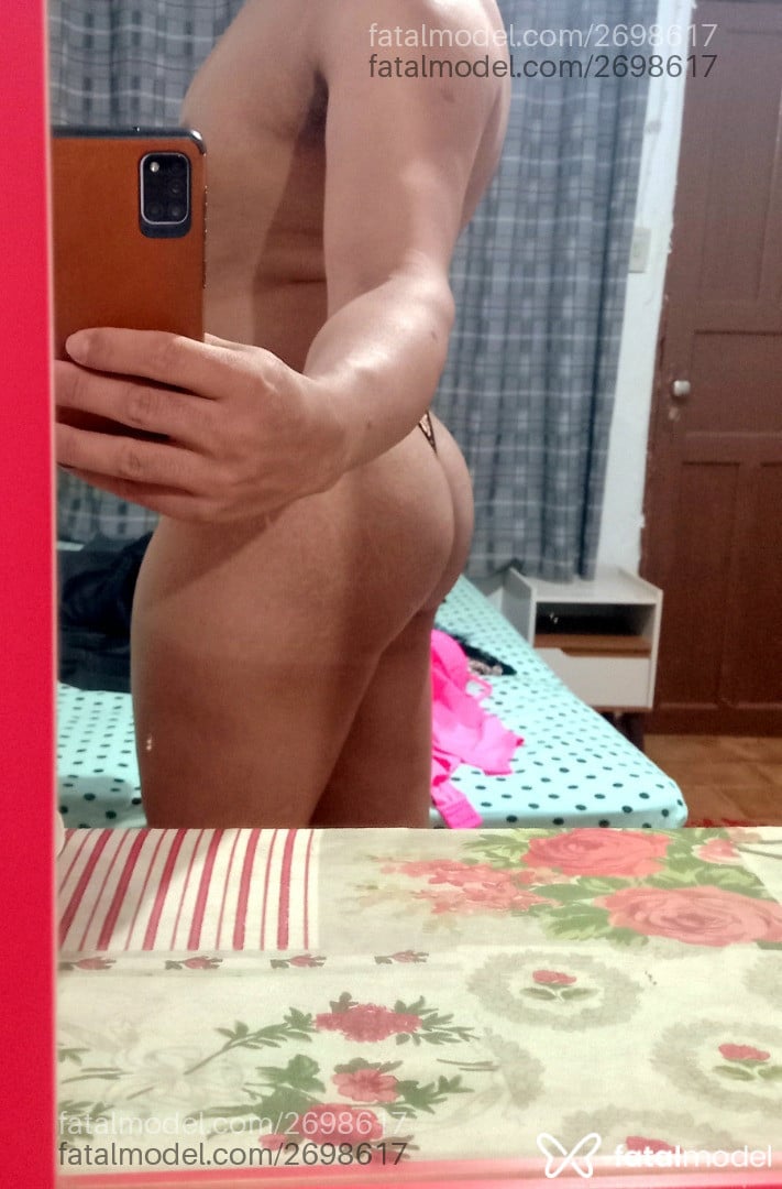 Acompanhante homem morena (o) de olhos pretos - Junior