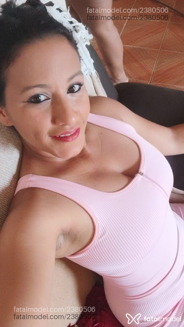 Acompanhante mulher morena (o) de olhos mel - Gaby Morena