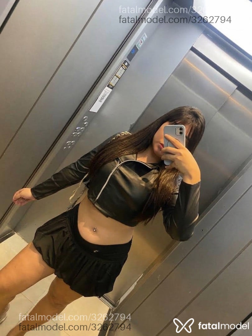 Acompanhante mulher morena (o) de olhos pretos - Kimberly