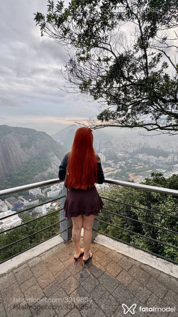 Acompanhante mulher ruiva (o) de olhos castanhos - Sabrina