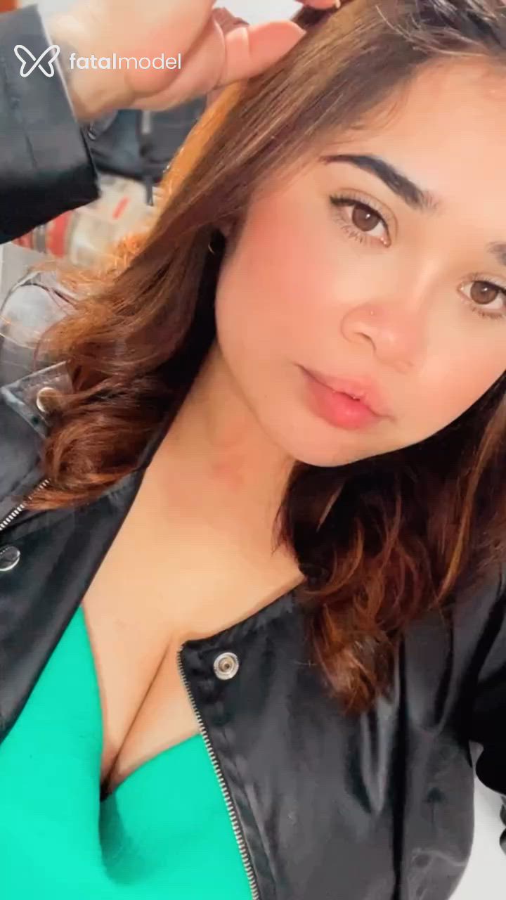 Acompanhante mulher ruiva (o) de olhos castanhos - Melzin Acompanhante mulher ruiva (o) de olhos castanhos - Melzin