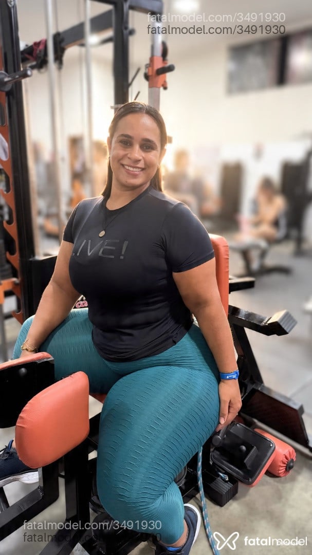 Acompanhante mulher com cabelo castanho de olhos castanhos - Annyzinha