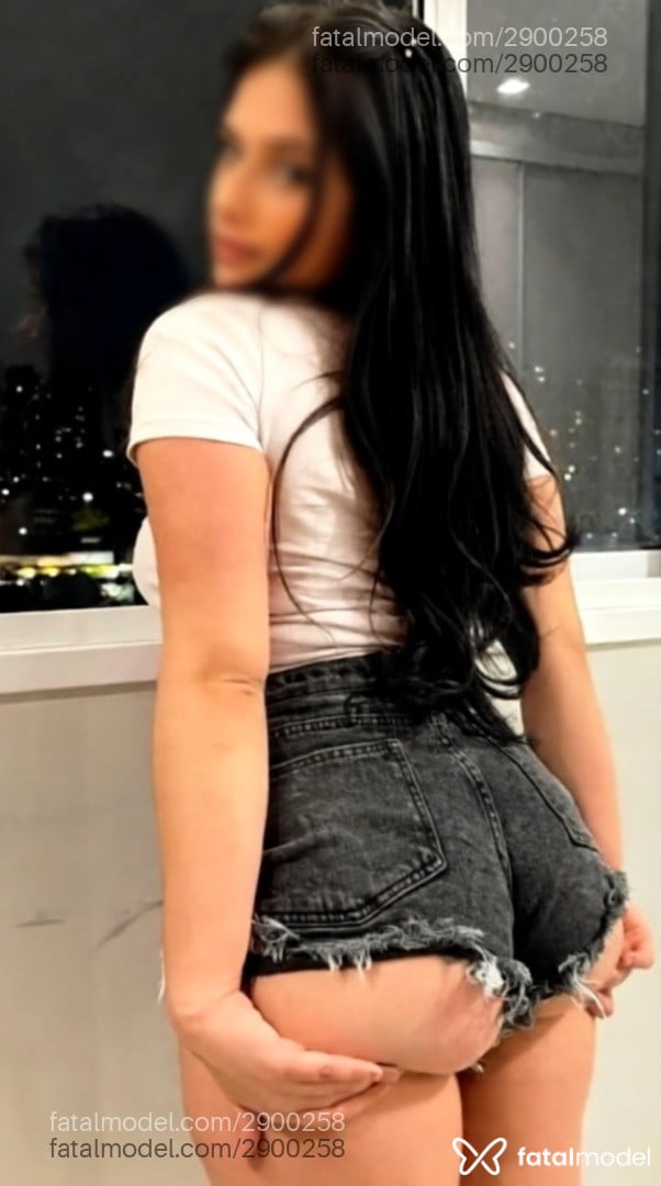 Acompanhante mulher morena (o) de olhos pretos - Sara Mendes