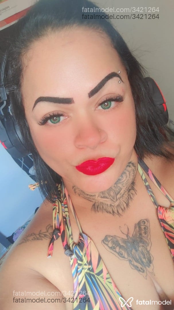 Acompanhante mulher morena (o) de olhos castanhos - Jennifer
