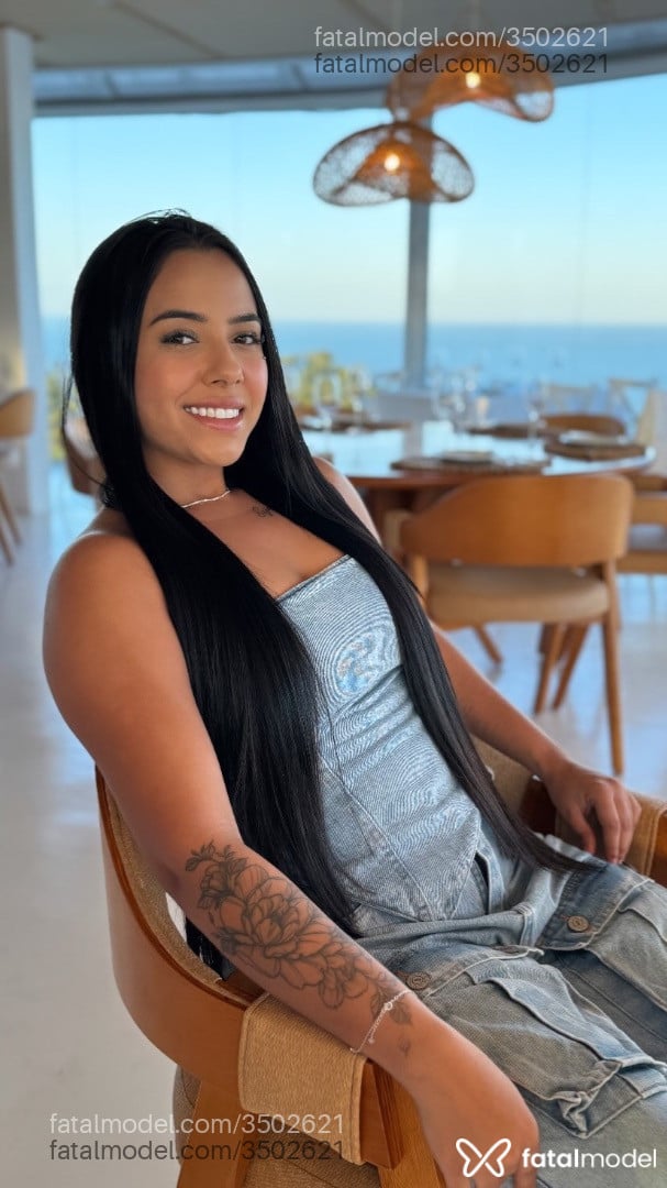 Acompanhante mulher morena (o) de olhos castanhos - Bruna