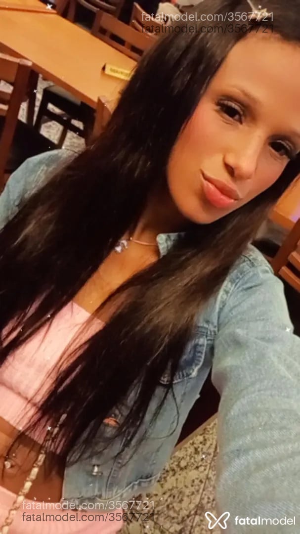 Acompanhante mulher com cabelo castanho de olhos castanhos - Sophia Mianto