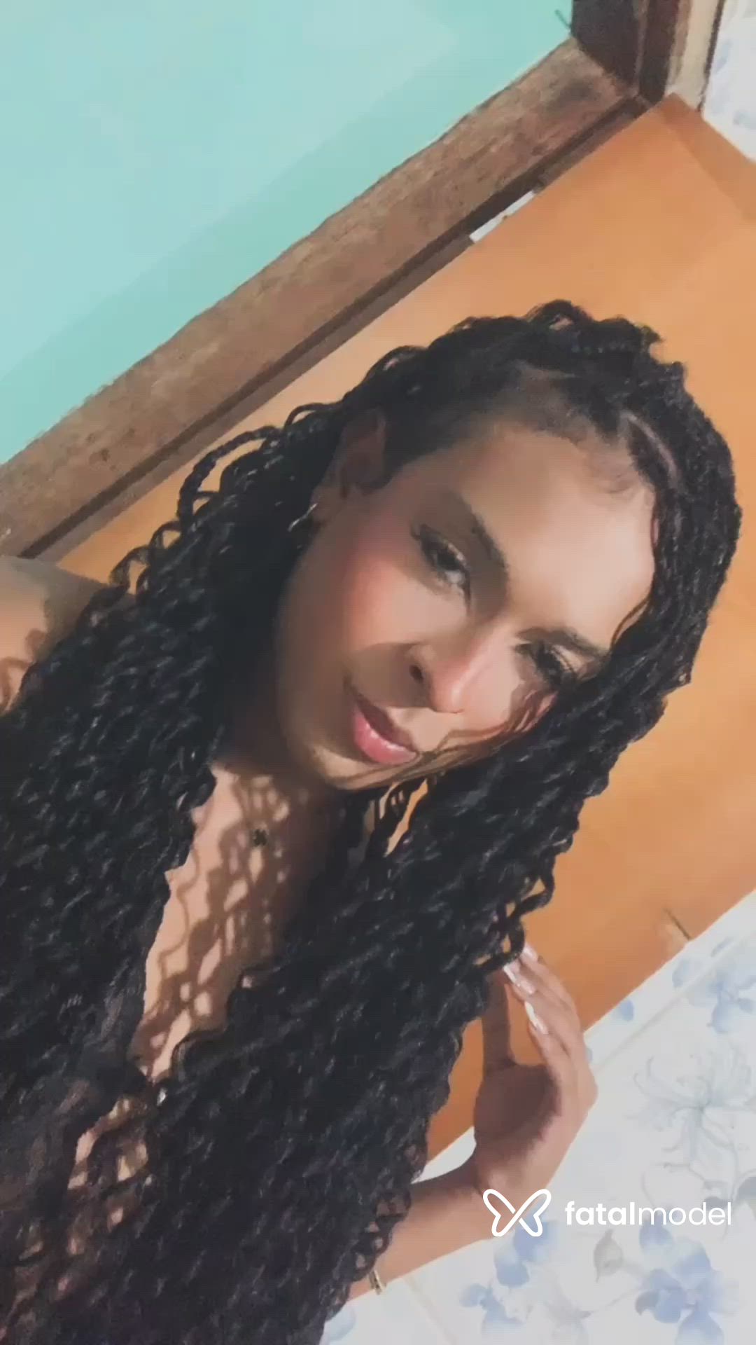 Acompanhante mulher trans morena (o) de olhos pretos - Mineirinh