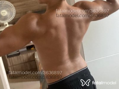 Acompanhante homem morena (o) de olhos pretos - Wesley