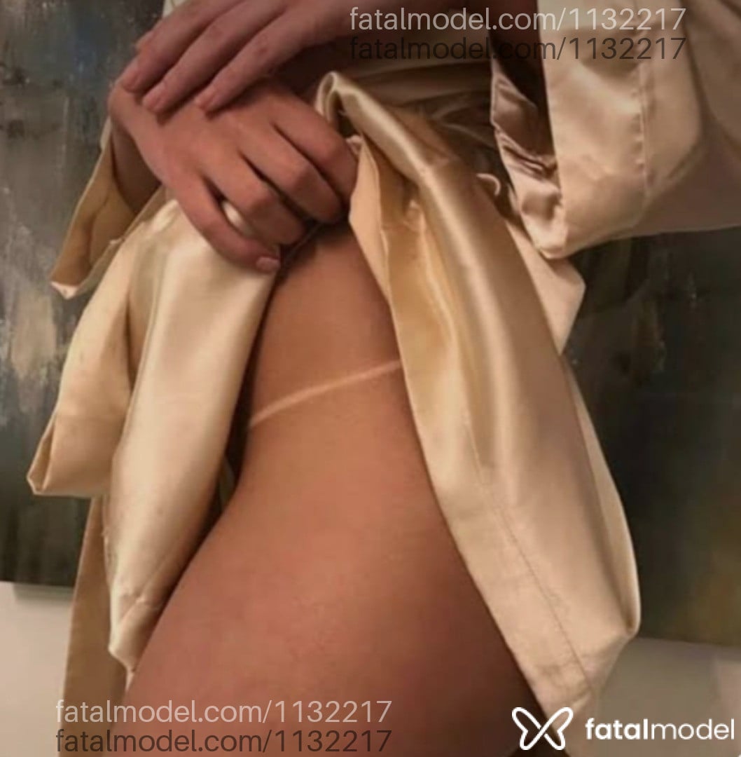 Acompanhante mulher morena (o) de olhos verdes - Eduarda