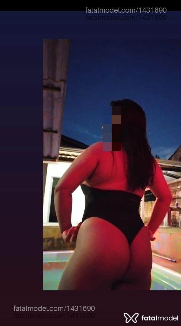 Acompanhante mulher morena (o) de olhos pretos - Lorena
