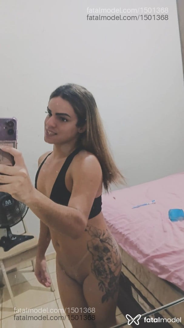 Acompanhante travesti loira (o) de olhos castanhos - Lauane