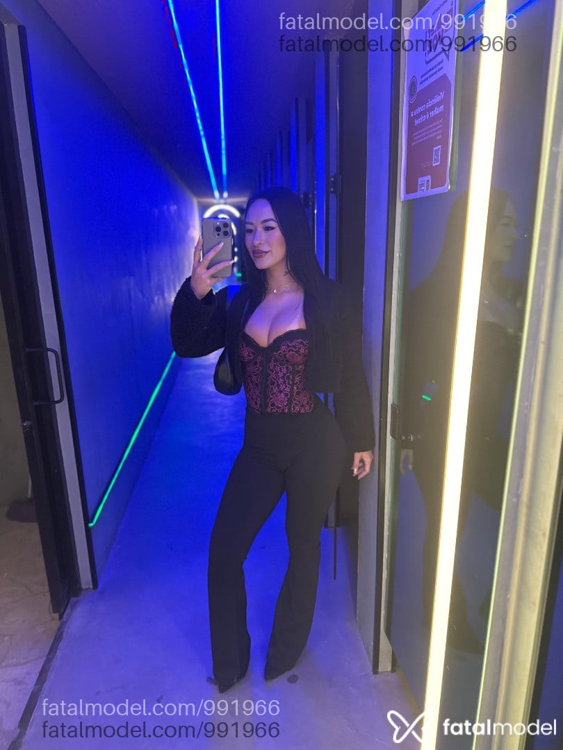 Acompanhante mulher morena (o) de olhos castanhos - Rebeca Natsumi
