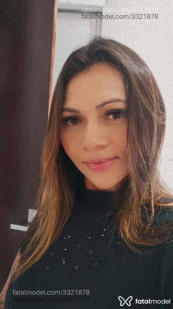 Acompanhante mulher com cabelo castanho de olhos mel - Paula