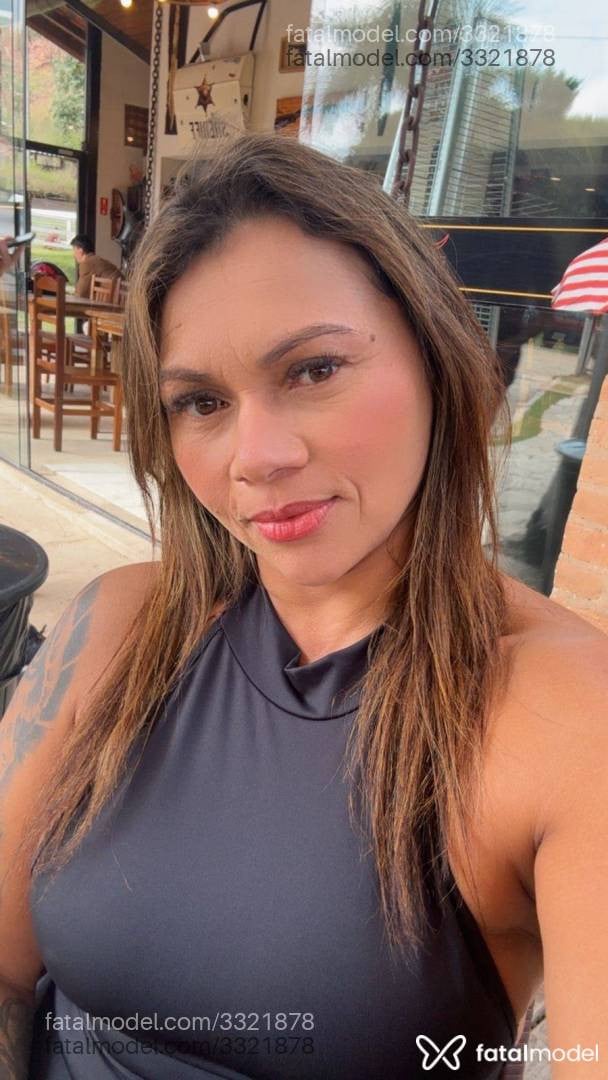 Acompanhante mulher com cabelo castanho de olhos mel em Guaratinguetá - Paula