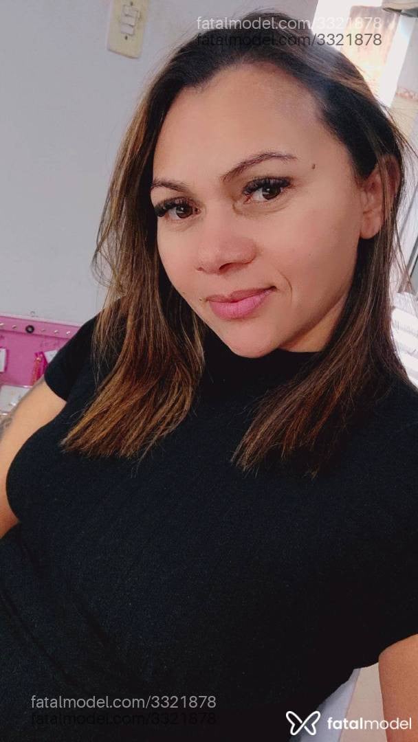 Acompanhante mulher com cabelo castanho de olhos mel - Paula
