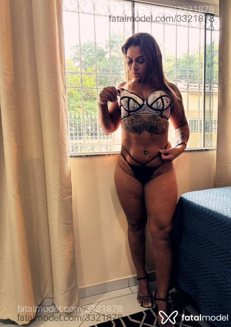 Acompanhante mulher com cabelo castanho de olhos mel em Guaratinguetá - Paula
