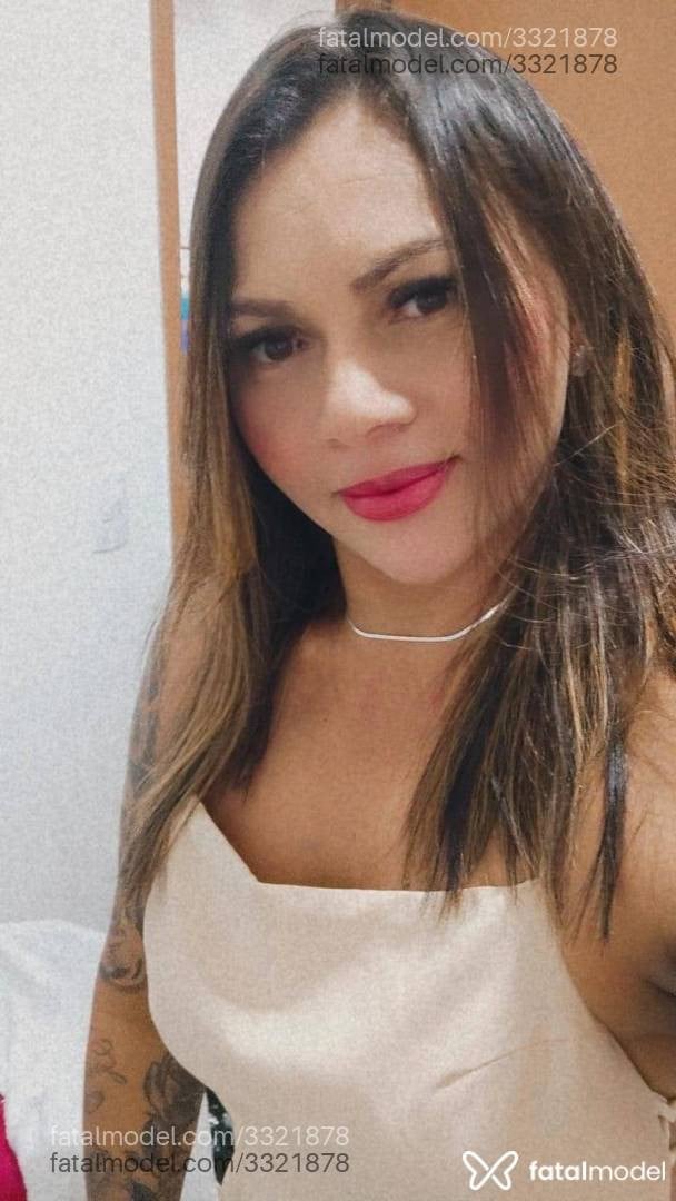 Acompanhante mulher com cabelo castanho de olhos mel - Paula