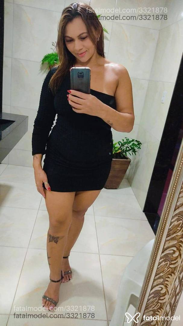 Acompanhante mulher com cabelo castanho de olhos mel - Paula Rocha