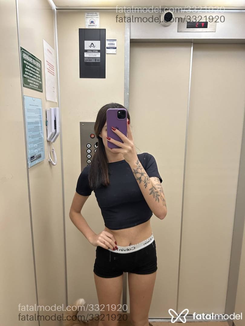 Acompanhante mulher com cabelo castanho de olhos castanhos em Curitiba - Camila Albuquerque