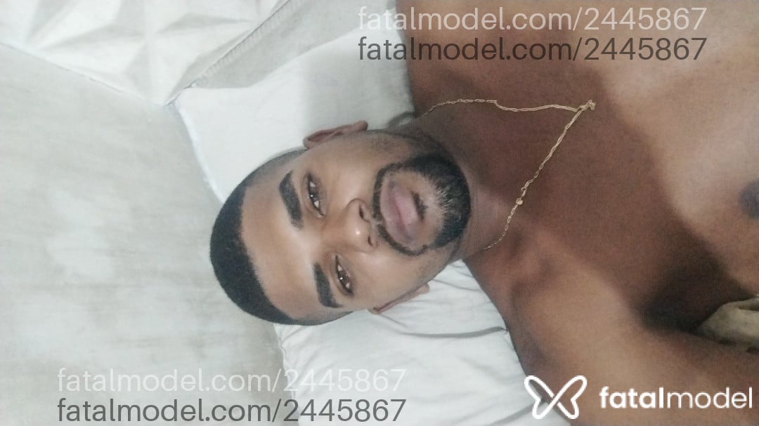 Acompanhante homem morena (o) de olhos castanhos - Rodrigo