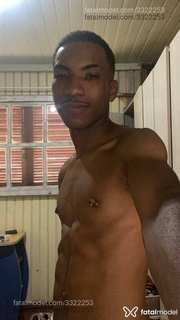 Acompanhante homem morena (o) de olhos pretos - Nicolas Acompanhante homem morena (o) de olhos pretos - Nicolas