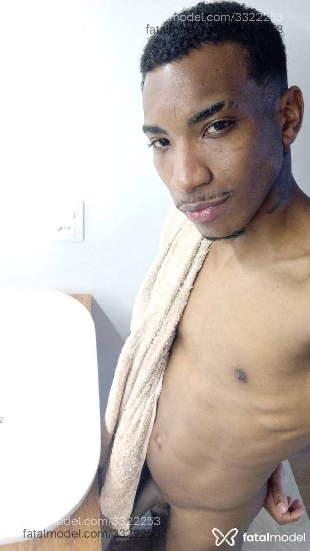 Acompanhante homem morena (o) de olhos pretos - Nicolas