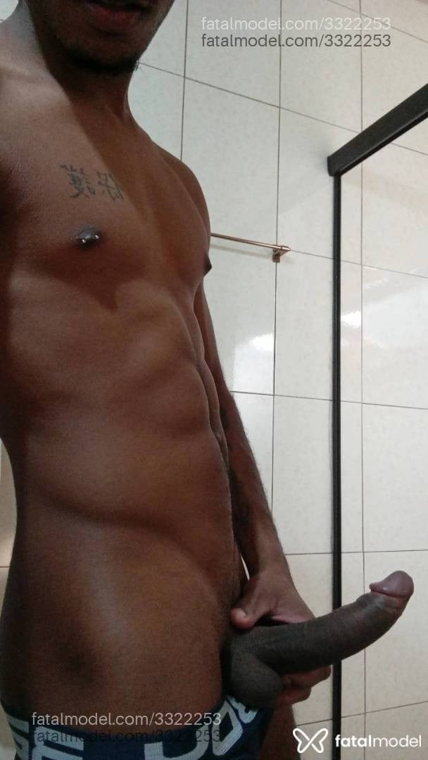 Acompanhante homem morena (o) de olhos pretos - Nicolas