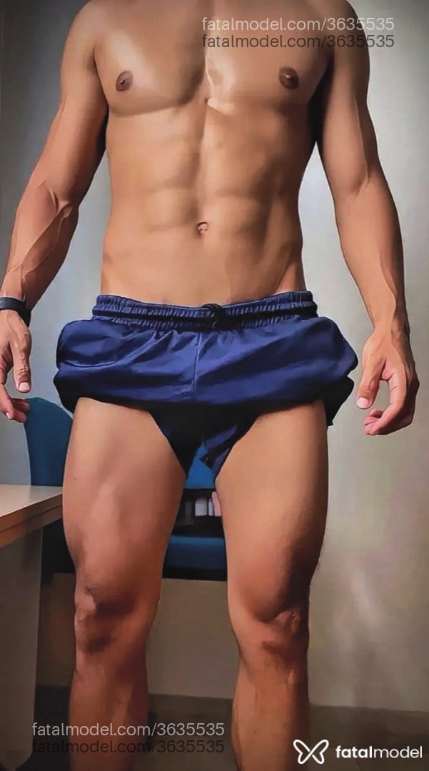 Acompanhante homem morena (o) de olhos pretos - Henrique
