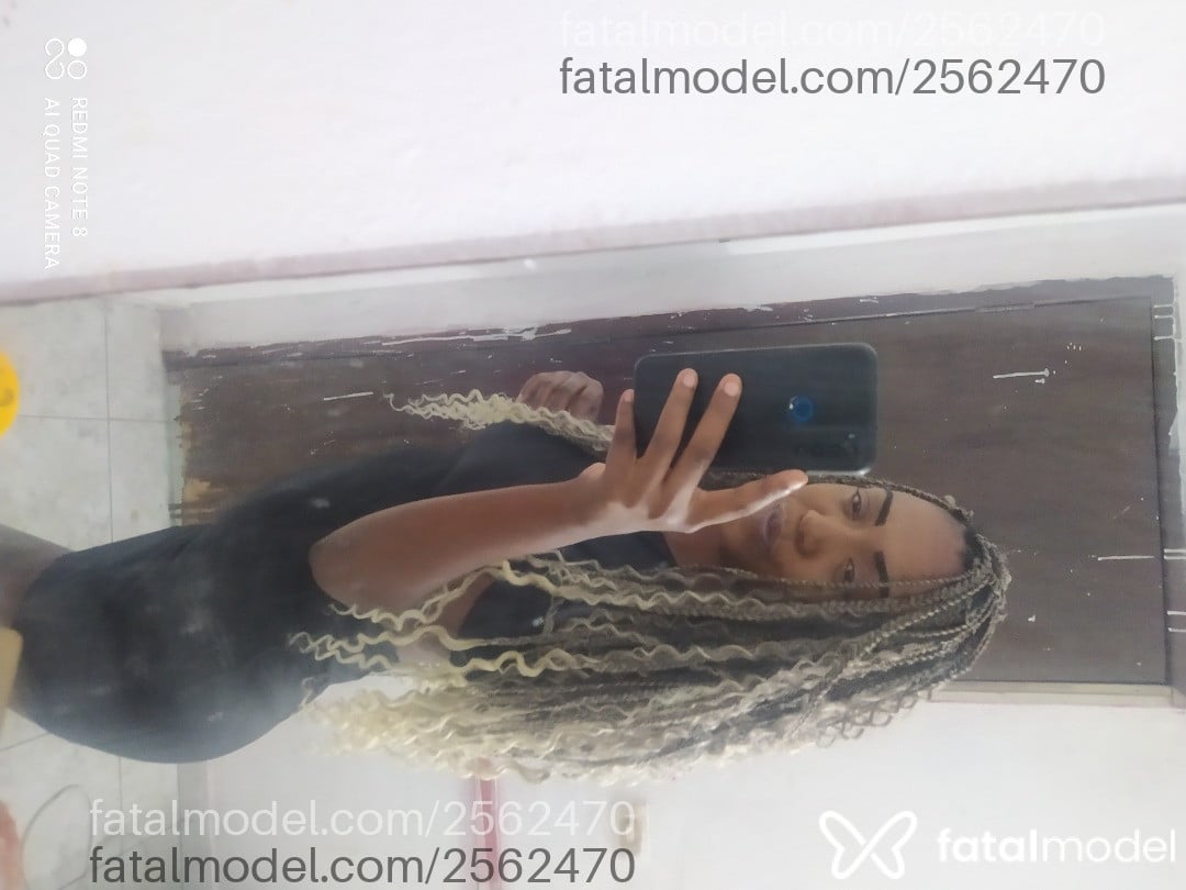 Acompanhante mulher com cabelo castanho de olhos castanhos - Milly