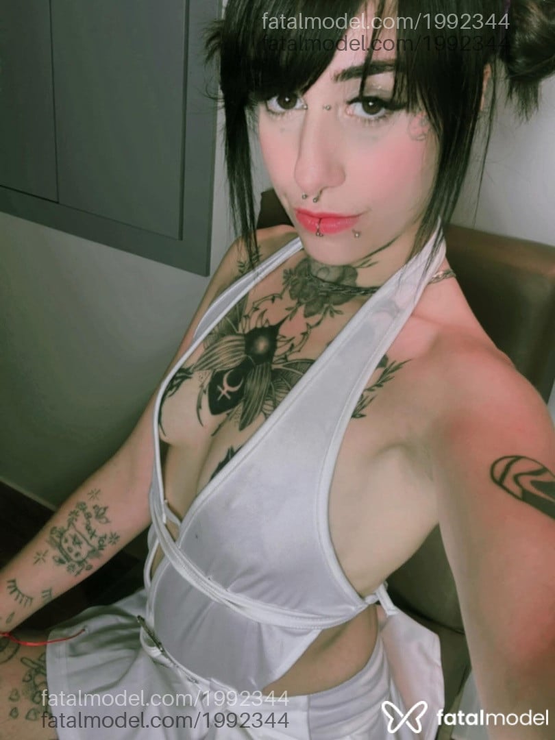 Acompanhante mulher com cabelo castanho de olhos castanhos - Yumi