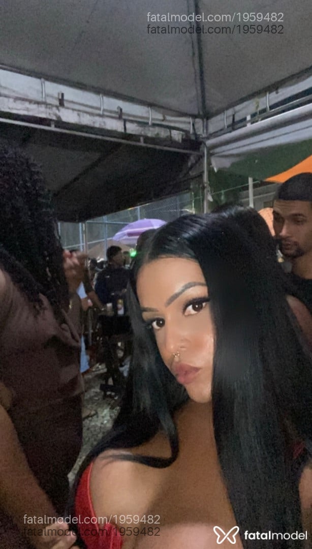 Acompanhante mulher trans morena (o) de olhos castanhos - Gabriela morena