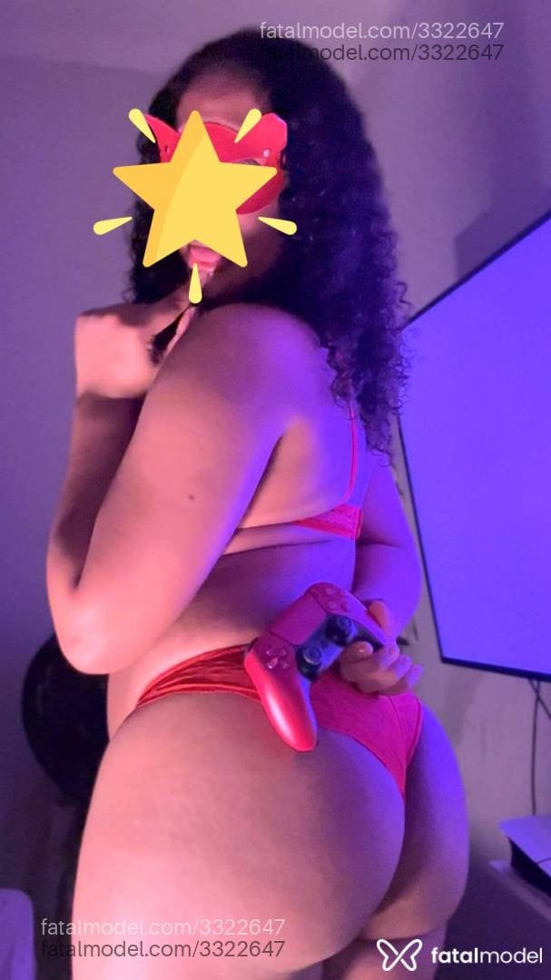 Acompanhante mulher trans com cabelo castanho de olhos pretos - Gabriela