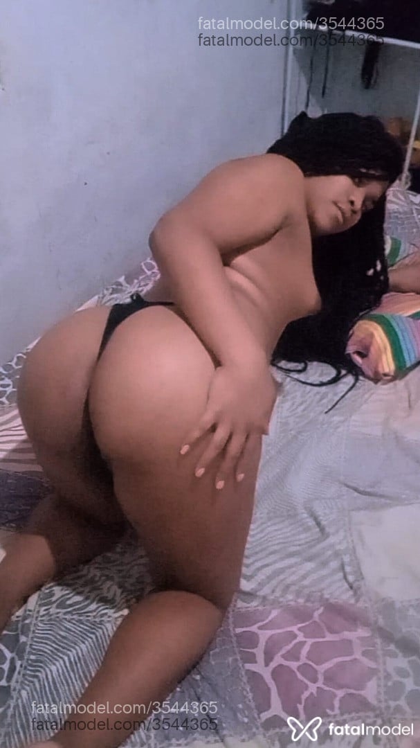Acompanhante mulher trans morena (o) de olhos castanhos - Narinha
