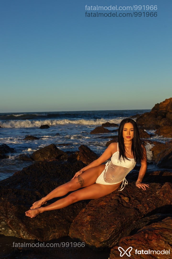 Acompanhante mulher morena (o) de olhos castanhos - Rebeca Natsumi