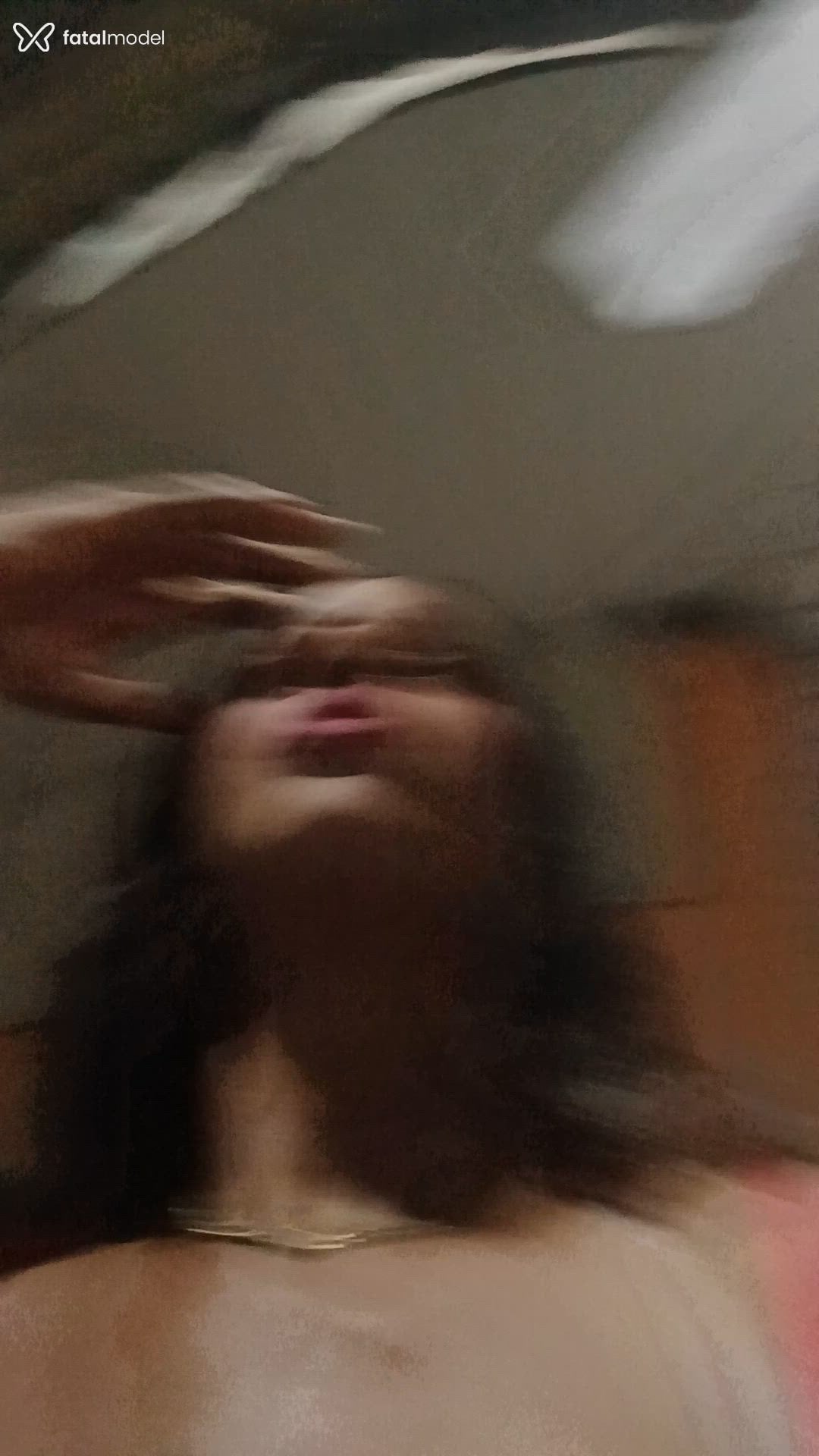 Acompanhante mulher trans com cabelo castanho de olhos castanhos - Dayla Pitanga