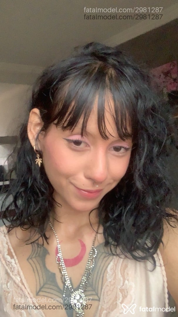 Acompanhante mulher morena (o) de olhos castanhos - Mili
