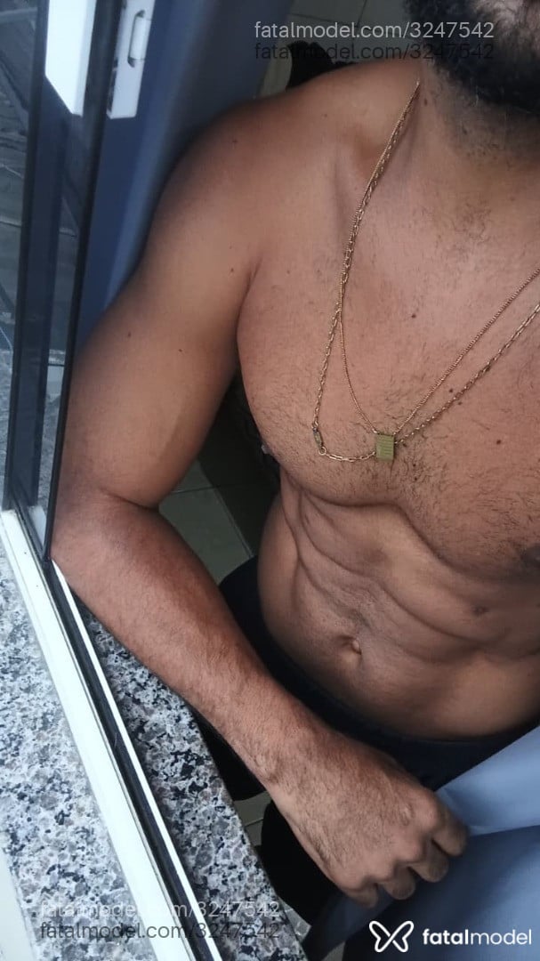 Acompanhante homem morena (o) de olhos pretos - Felipe