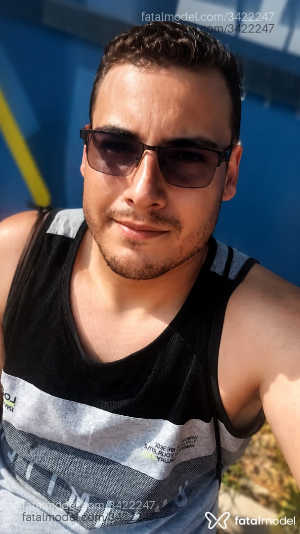 Acompanhante homem com cabelo castanho de olhos castanhos - Ryan Silva