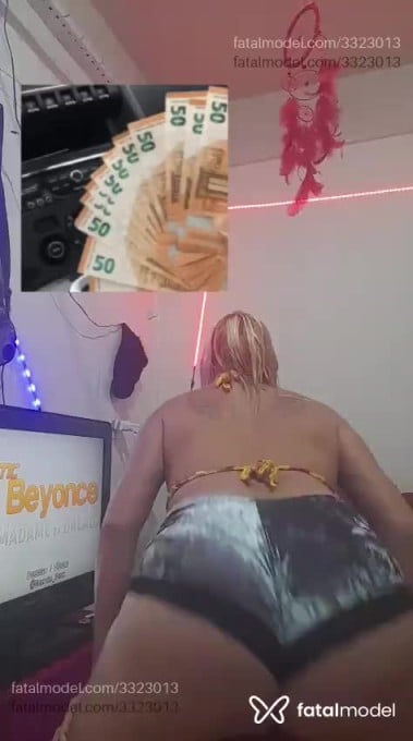 Acompanhante mulher trans loira (o) de olhos verdes em Lages Acompanhante mulher trans loira (o) de olhos verdes em Lages - Grazyella Bumbumgg