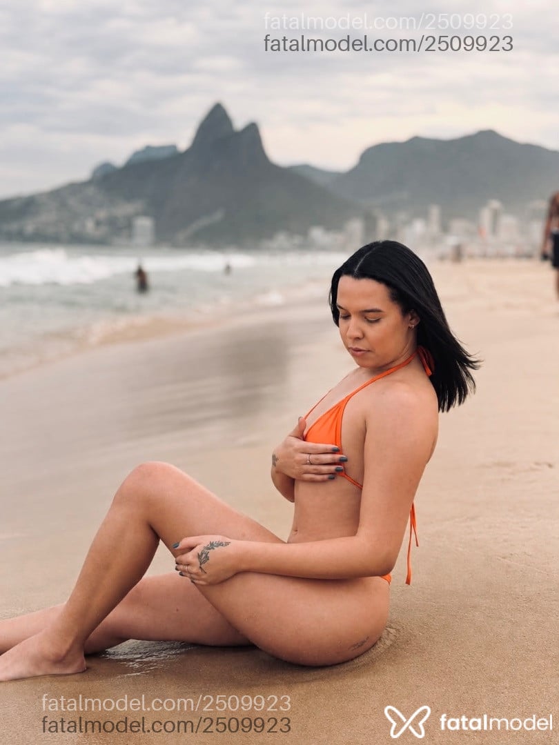Acompanhante mulher trans morena (o) de olhos castanhos - Jade Mendonça