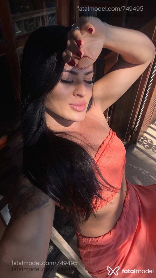 Acompanhante mulher loira (o) de olhos castanhos - Suellen Ferrari