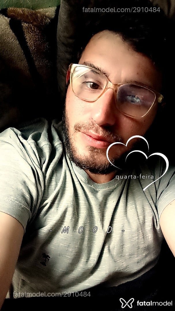 Acompanhante homem com cabelo castanho de olhos castanhos - Taldogattogp