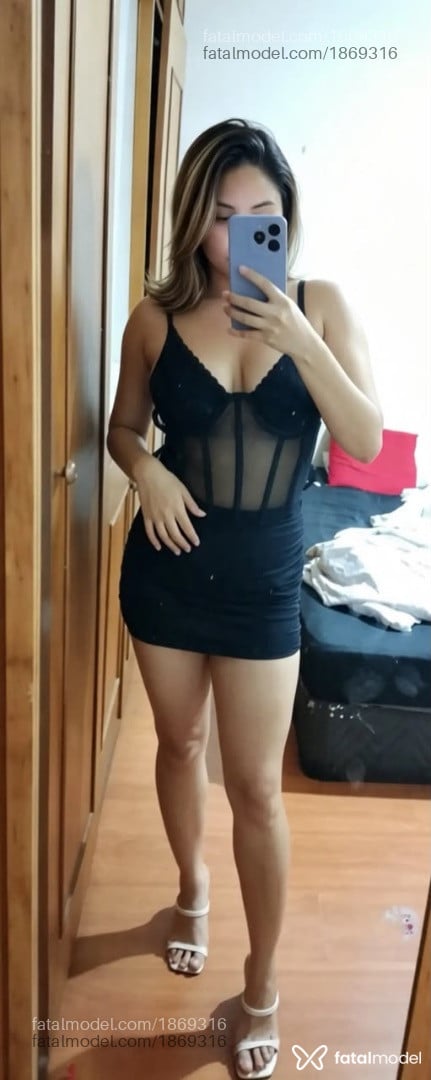 Acompanhante mulher loira (o) de olhos castanhos - Vanessa Diniz