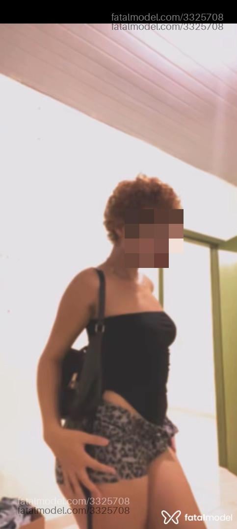 Acompanhante mulher com cabelo castanho de olhos pretos - Luisa
