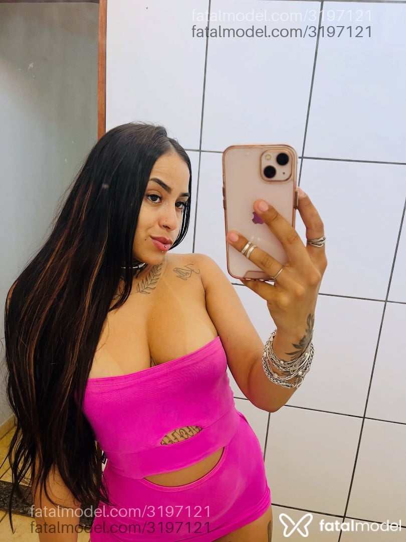 Acompanhante mulher morena (o) de olhos castanhos - Penelope