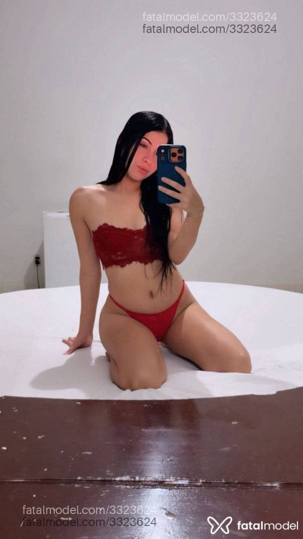 Acompanhante mulher morena (o) de olhos azuis em Patrocínio - Isadora