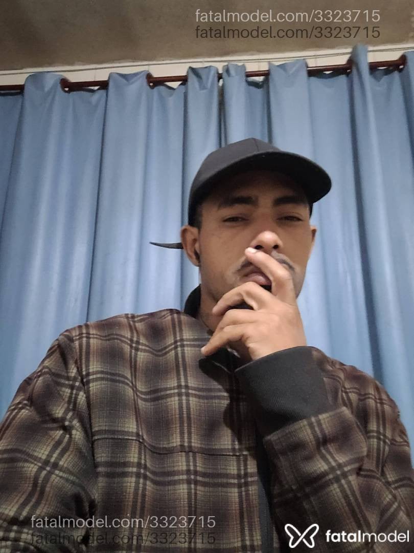 Acompanhante homem morena (o) de olhos pretos - Patrick