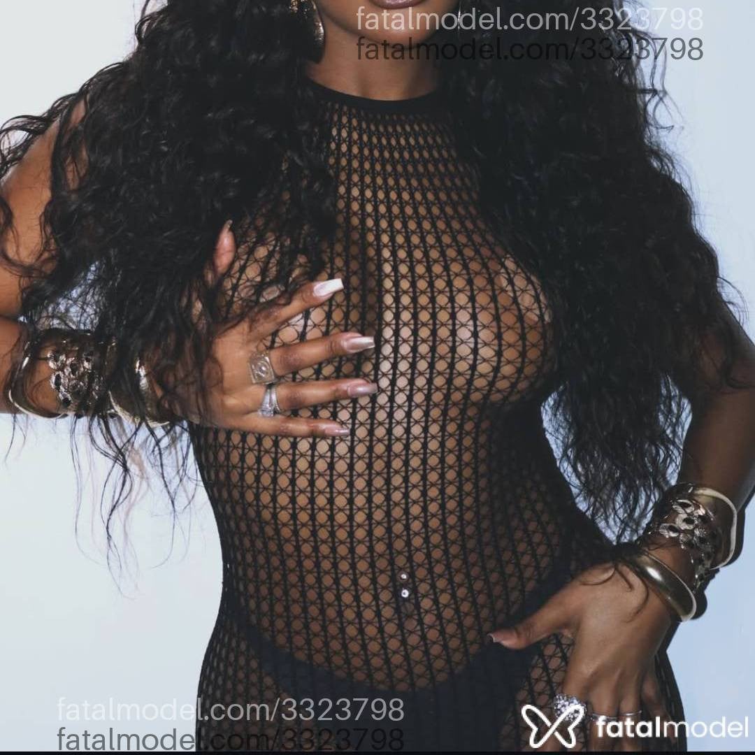 Acompanhante mulher com cabelo castanho de olhos pretos - Rafaela