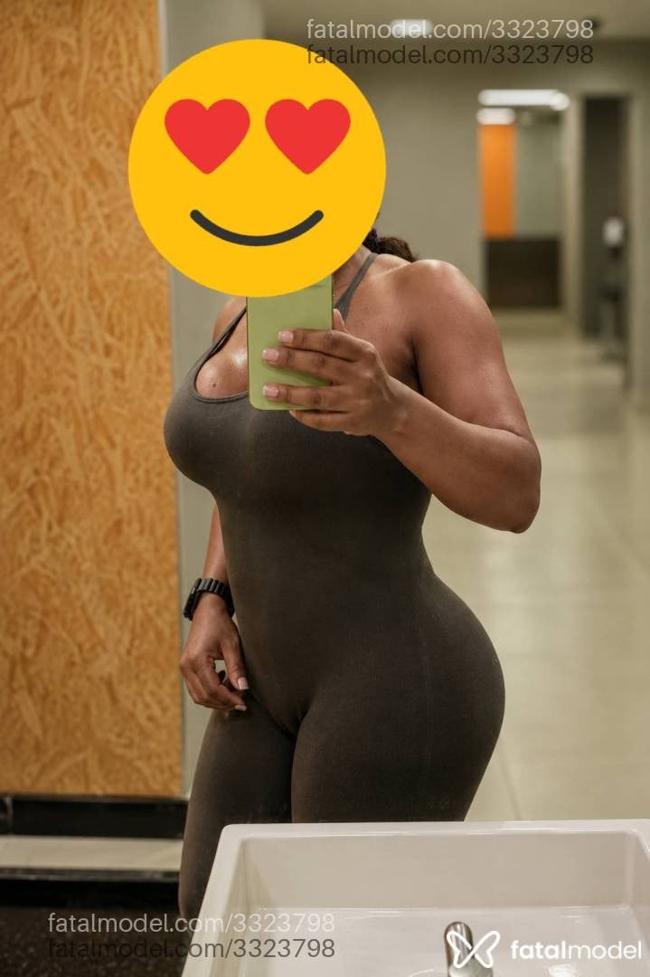 Acompanhante mulher com cabelo castanho de olhos pretos - Rafaela